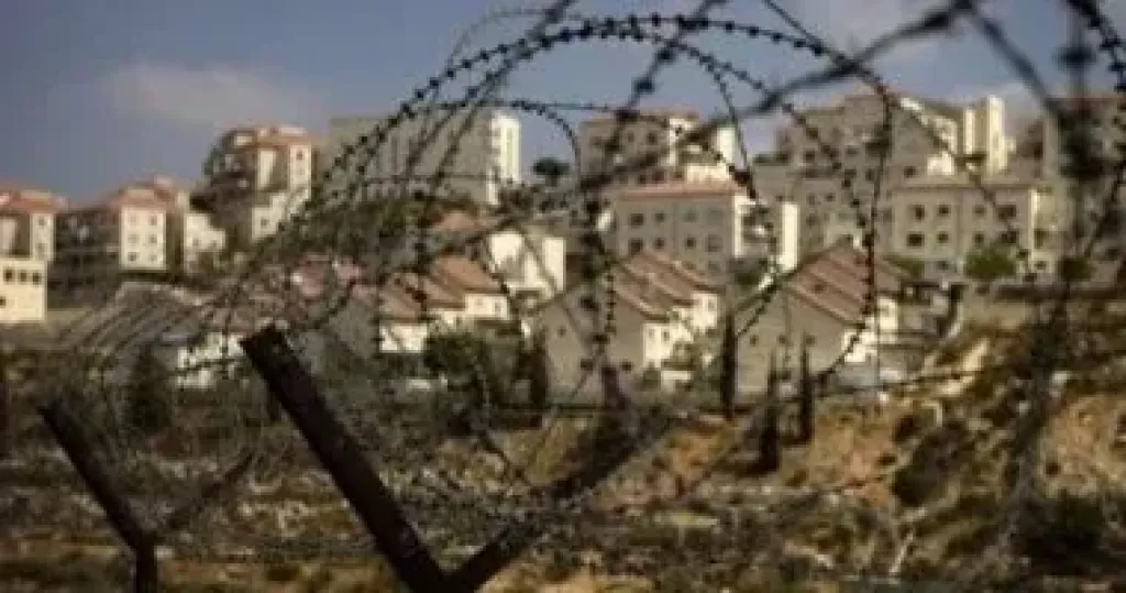 الصحة الفلسطينية: 3 شهداء و35 مصابا