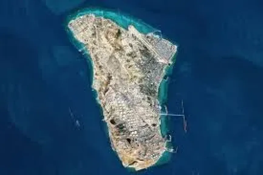 دوي انفجار قرب جزيرة خارك الإيرانية