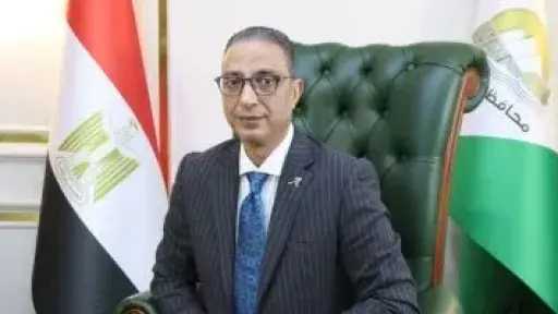 محافظ الجيزة يقرر صرف 10 آلاف جنيه إعانة لـ60 أسرة متضررة بعقارى كفر طهرمس