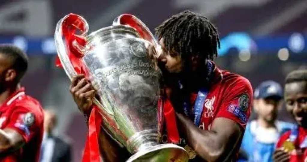أوريجي نجم ليفربول السابق يعلن اعتزال لعب كرة القدم في عمر الـ31