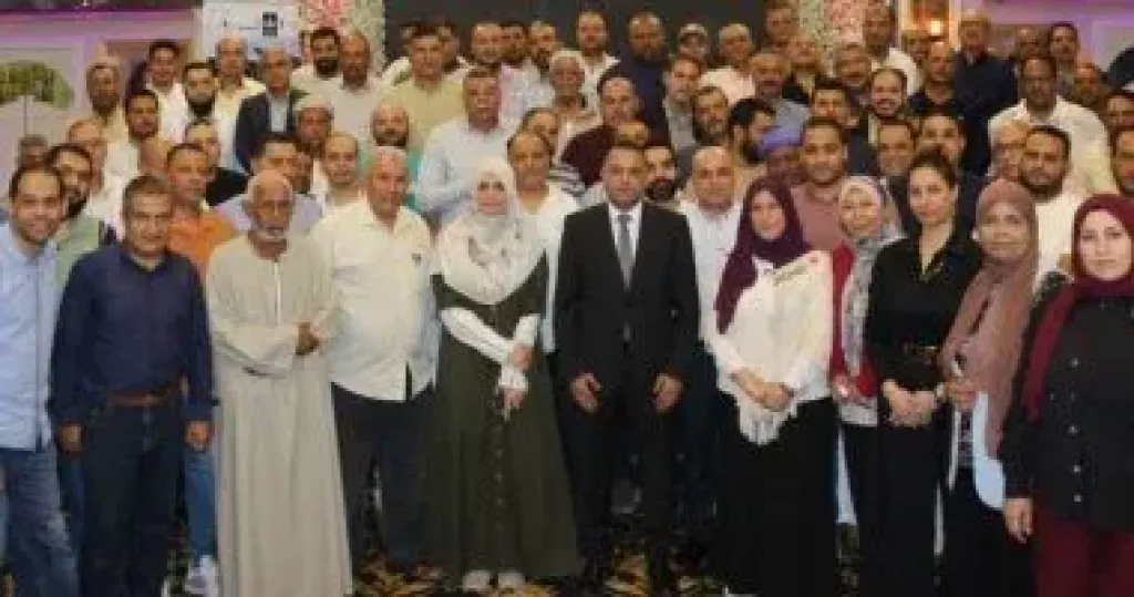 مناقشة حلول الطاقة المتجددة