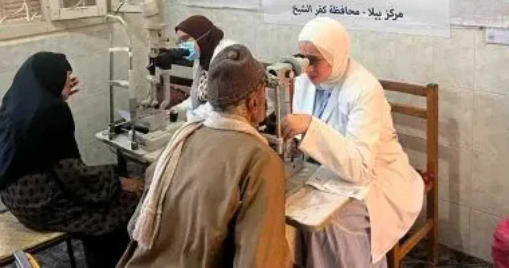 تحويل 85 مريضًا لإجراء عمليات جراحية مجانية في قافلة بقرية ببيلا