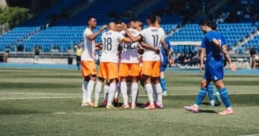 هولندا تهزم أوزبكستان 2-1 