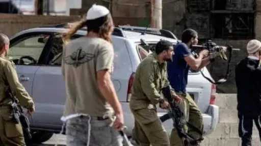 إصابة فلسطيني واعتقال آخر عقب هجوم للمستوطنين على منطقة عين الحلوة بالأغوار