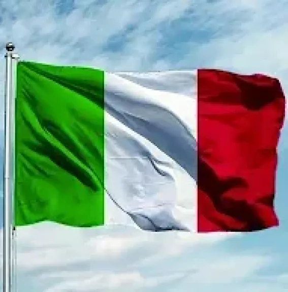 ايطاليا
