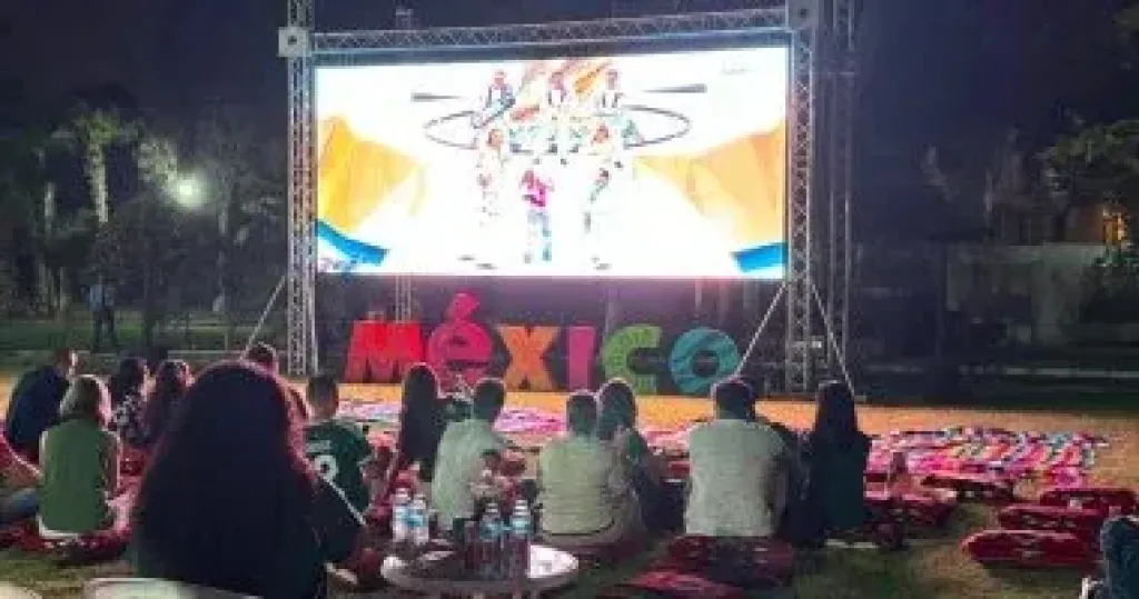 أجواء المونديال بمصر.. سفارة المكسيك