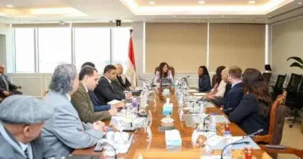 وزيرة الإسكان 