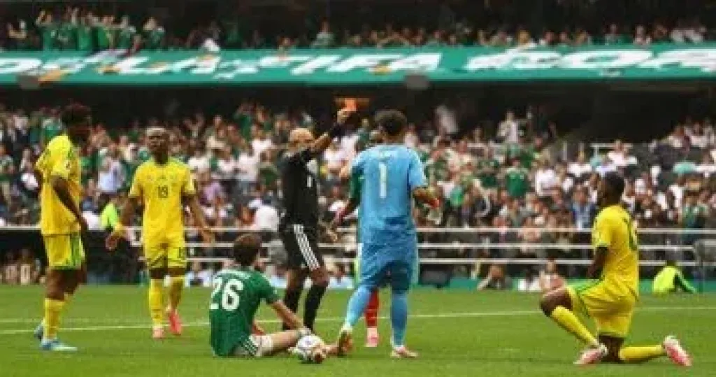 مباراة المكسيك ضد جنوب أفريقيا 