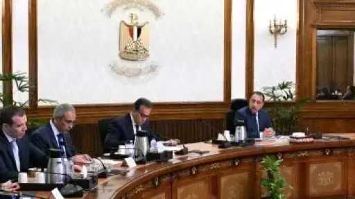 رئيس الوزراء يستعرض جهود تطوير منظومة الإسعاف المصرية