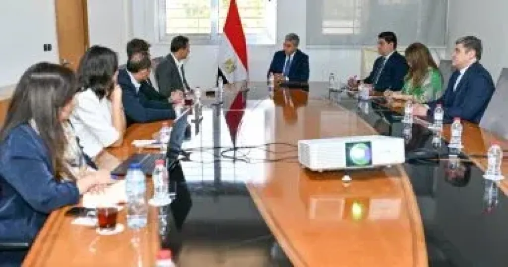 وزير السياحة 
