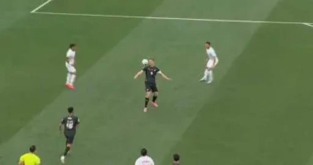  لاعب نيوزيلندا: