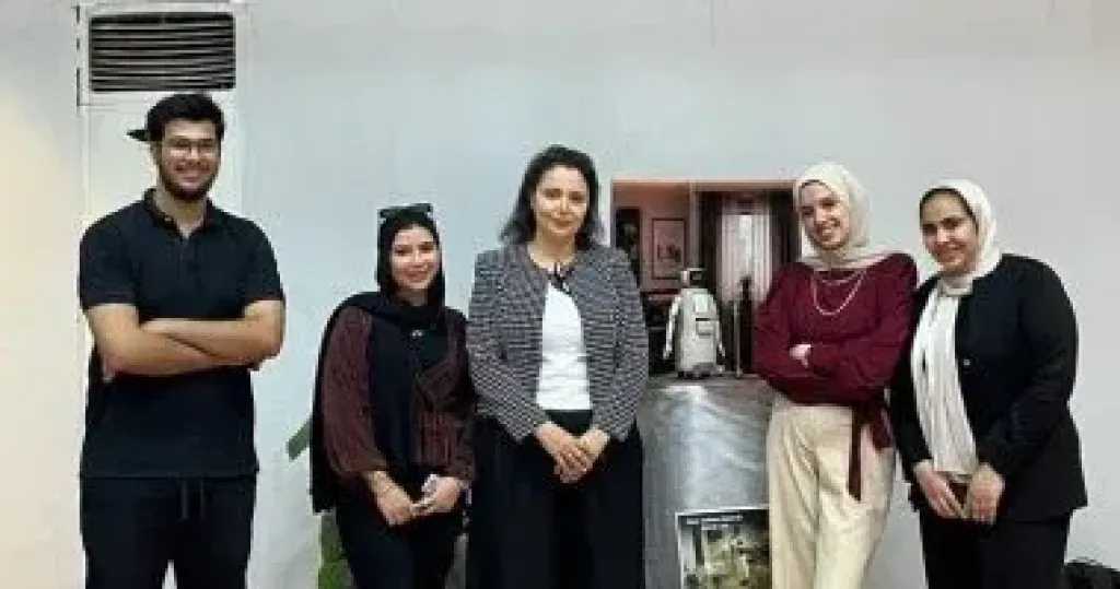 طلاب الفنون التطبيقية بجامعة العاصمة يبتكرون روبوتات ذكية لخدمة الصحة