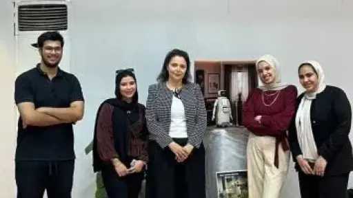 طلاب الفنون التطبيقية بجامعة العاصمة يبتكرون روبوتات ذكية لخدمة الصحة