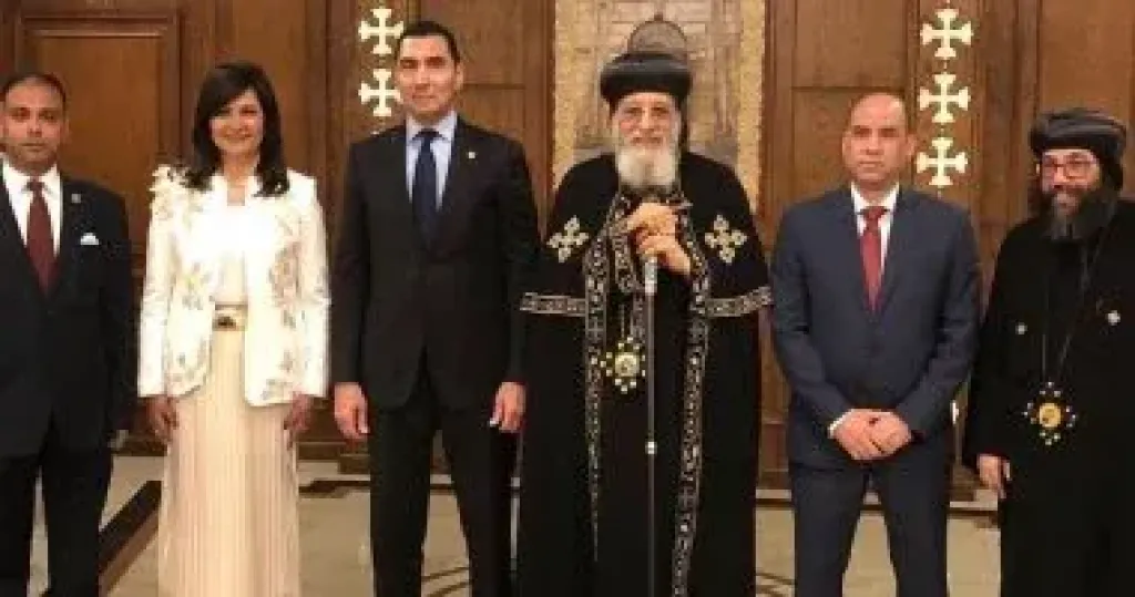 السفيرة نبيلة مكرم