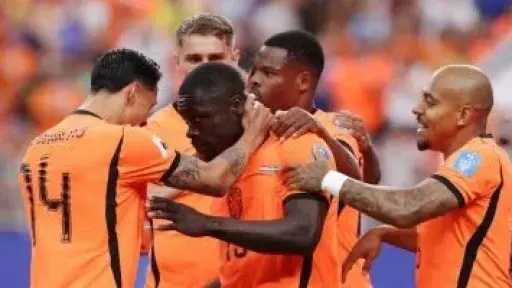 هولندا ضد السويد.. بروبي يواصل التألق ويسجل الهدف الثاني للطواحين 2-0