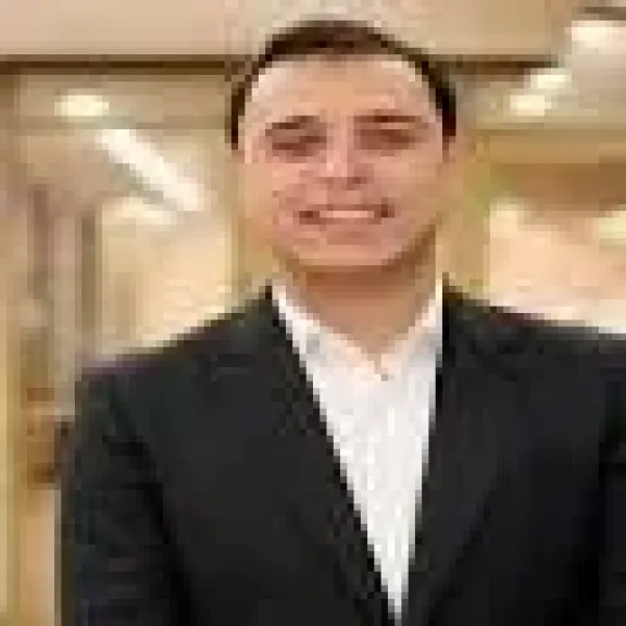 الشباب كريم عبد العليم ب