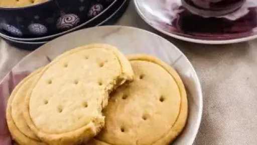 طريقة عمل بسكويت الشاى بخطوات بسيطة.. وفرى واعمليه فى البيت