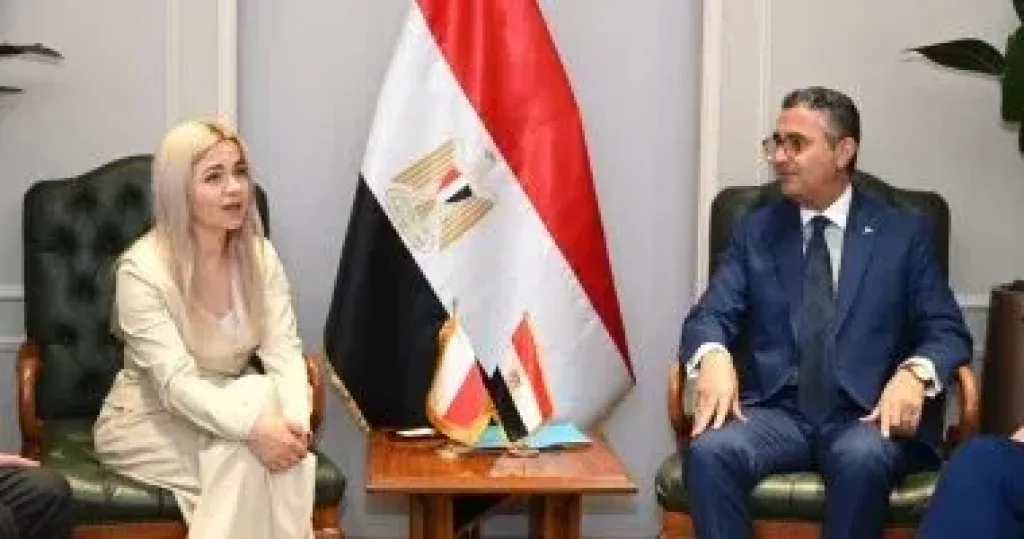  وزير التموين والتجارة الداخلية،