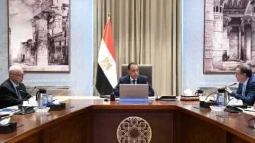 رئيس الوزراء يتابع مشروع إعادة هيكلة عدد من وحدات الجهاز الإدارى للدولة
