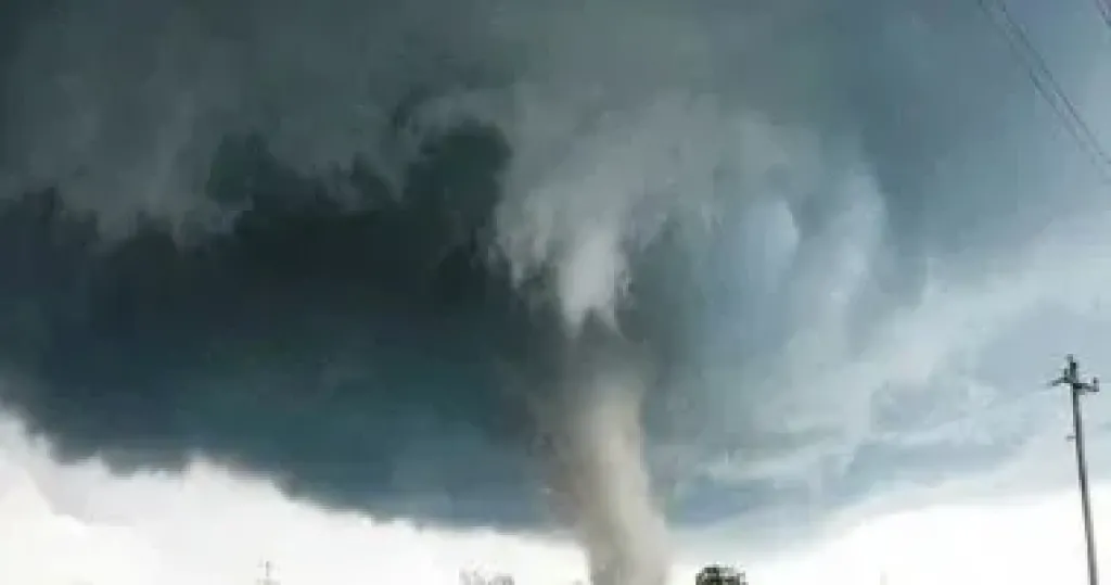 إعصار فرانسيسكو 
