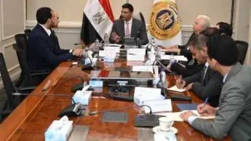 وزارة الصناعة: تركيب محطات طاقة شمسية على أسطح نحو 7000 مصنع بإجمالى قدرة 1000 ميجاوات