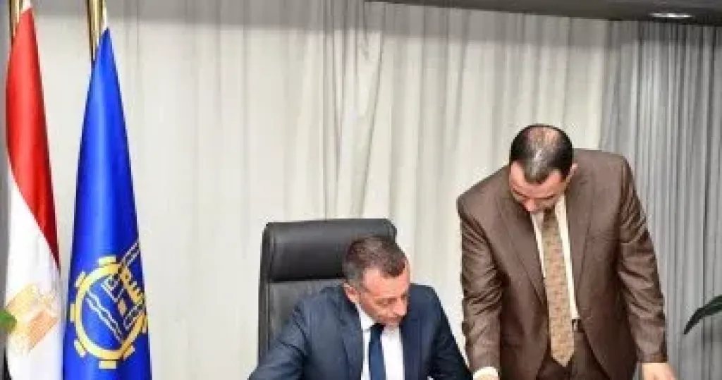 ننشر أوائل الشهادة الإعدادية بأسوانننشر أسماء أوائل الشهادة الإعدادية بمحافظة أسوان للعام الدراسى 2025 / 2026، وذلك بالتزامن مع إعلان النتيجة رسميًا، وسط حالة من الفرحة بين الطلاب 