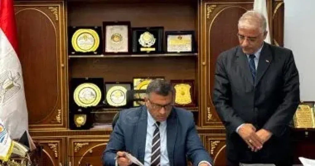 محافظ قنا 
