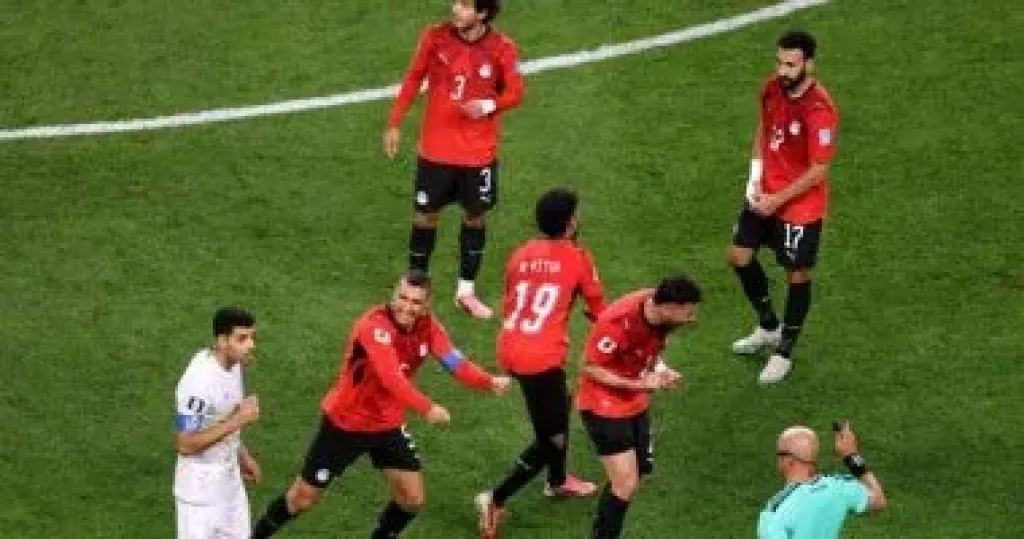 إشادة عالمية