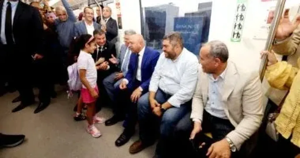 ​كامل الوزير: 