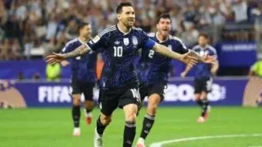 منتخب الأرجنتين يحقق العلامة الكاملة بثلاثية ضد الأردن في كأس العالم