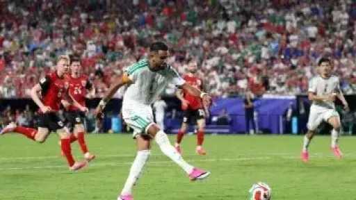 رياض محرز يحصد جائزة أفضل لاعب فى مباراة الجزائر والنمسا بكأس العالم 2026