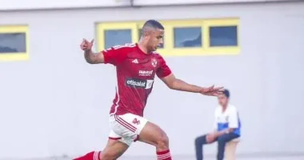 الاتحاد يضم مدافع الأهلي 
