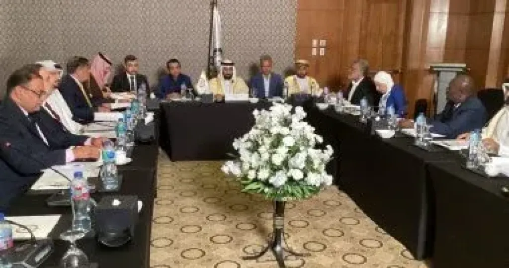 لجنتا السياسة والتشريع بالبرلمان العربي 