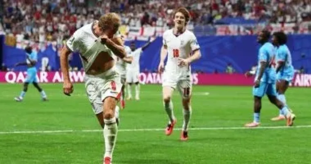 كين يقود إنجلترا إلى دور الـ 16