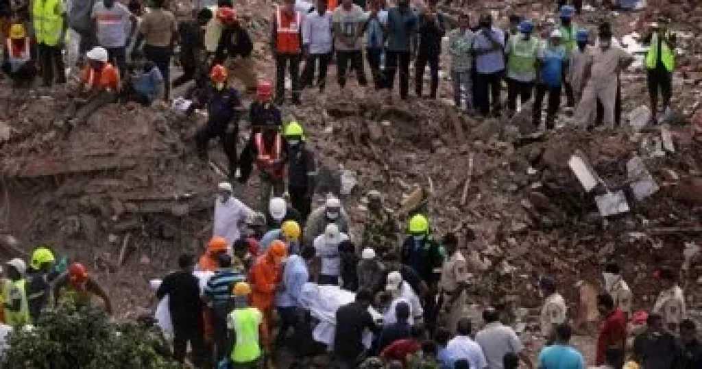 مصرع وإصابة 6 أشخاص فى حادث انهيار مبنى مدرسة قيد الإنشاء بباكستان