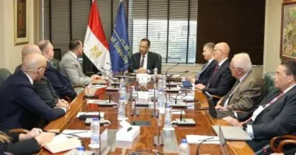 الاتصالات: "إرنست ويونج" 