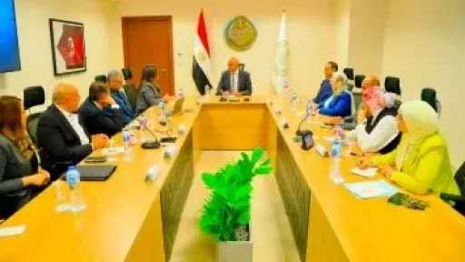 وزير التعليم يبحث مع أمين عام الاتحاد الدولي للرياضة المدرسية استضافة البطولات