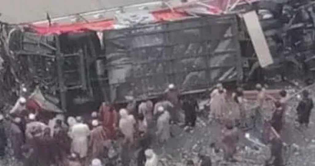 مصرع وإصابة 48 شخصا إثر سقوط حافلة ركاب في منحدر جبلي بباكستان