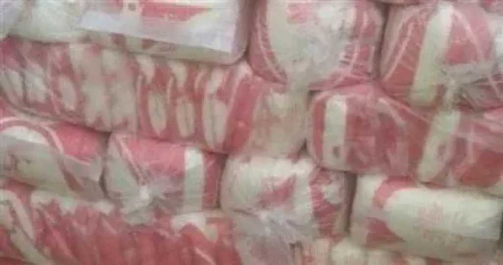 ضبط أمين مخزن تصرف فى 5 أطنان من السكر وبيعها بالسوق السوداء بقنا