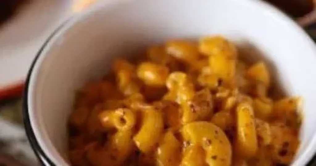طريقة عمل مكرونة بصوص الفلفل الأصفر والدجاج المشوى.. وصفة بطعم المطاعم