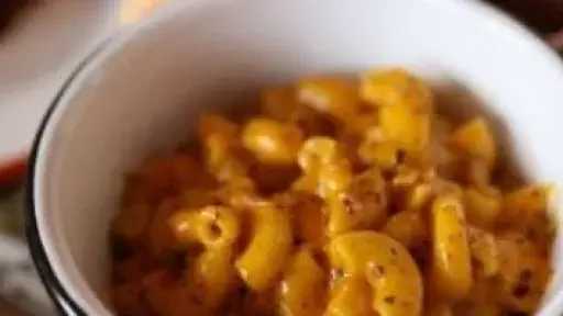 طريقة عمل مكرونة بصوص الفلفل الأصفر والدجاج المشوى.. وصفة بطعم المطاعم