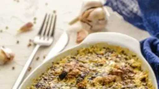 طريقة عمل صينية الأرز بالكريمة والذرة والفراخ المقرمشة فى الفرن