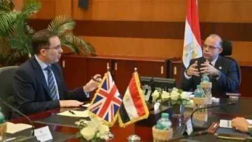 وزير الاستثمار والسفير البريطاني بالقاهرة يتابعان عددا من الملفات الاقتصادية
