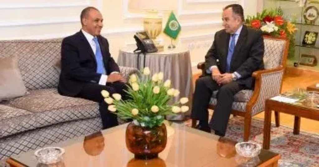 وزير الخارجية 