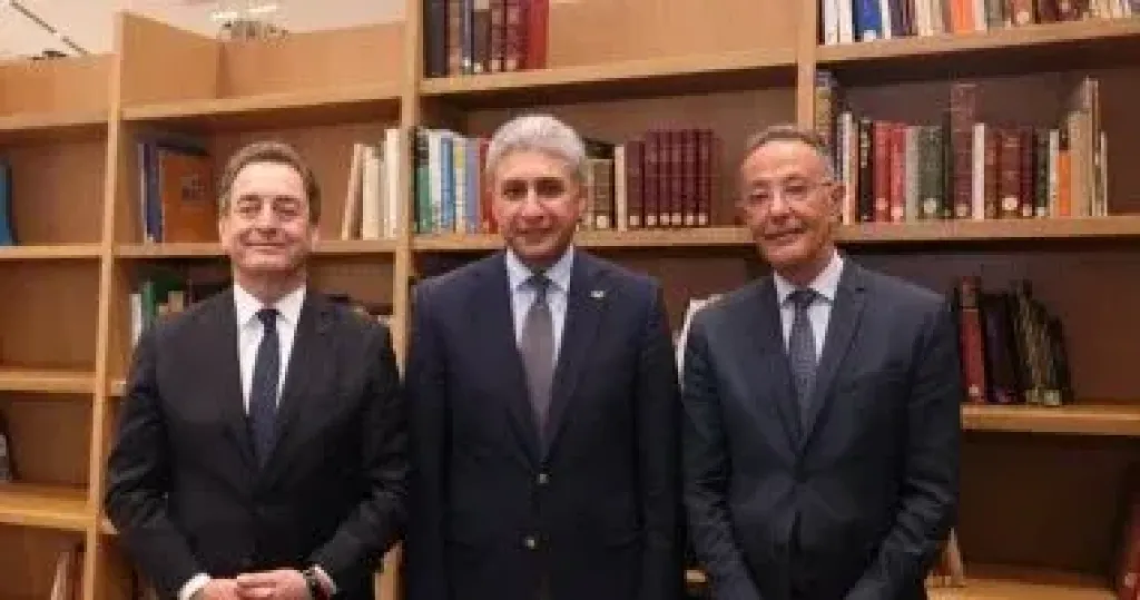 مكتبة المتحف المصري الكبير