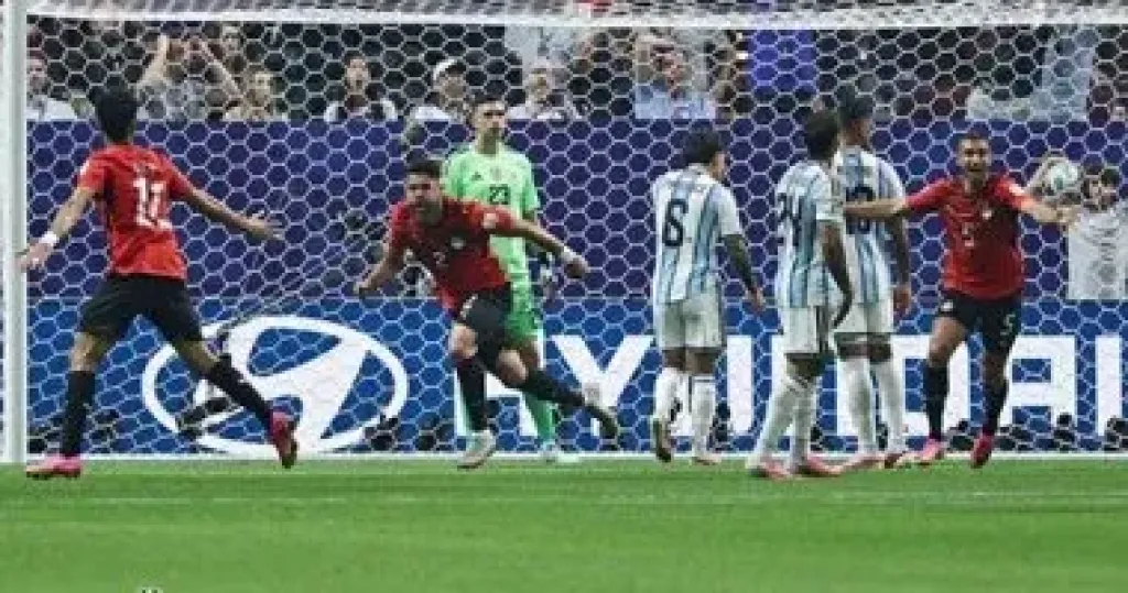 جوليان ألفاريز: 