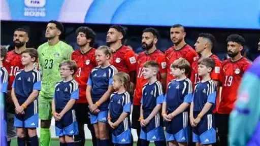 دعم ومساندة الجماهير للاعبي منتخب مصر أمام فندق الإقامة بعد توديع كأس العالم