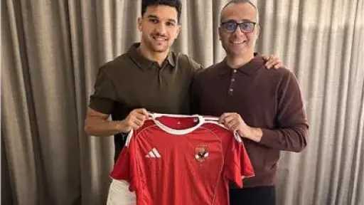 الأهلي يتعاقد مع الجزائري منصف بقرار لـ «3 مواسم»
