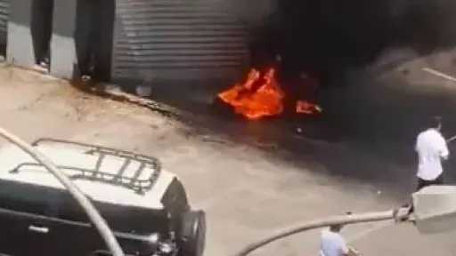 احتجاجات فى بيروت بسبب الودائع المحتجزة وإشعال النار فى فروع بنوك