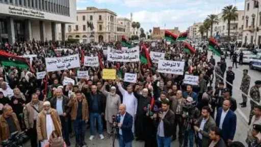 إظلام تام يضرب ليبيا.. انقطاع شامل للكهرباء يفاقم الاحتجاجات